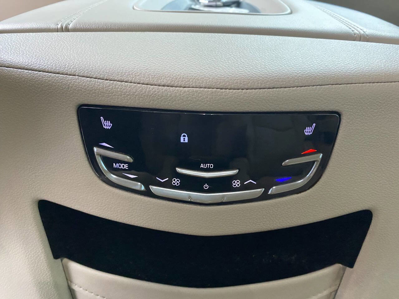 Used 2017 Cadillac Escalade ESV 2WD image 48