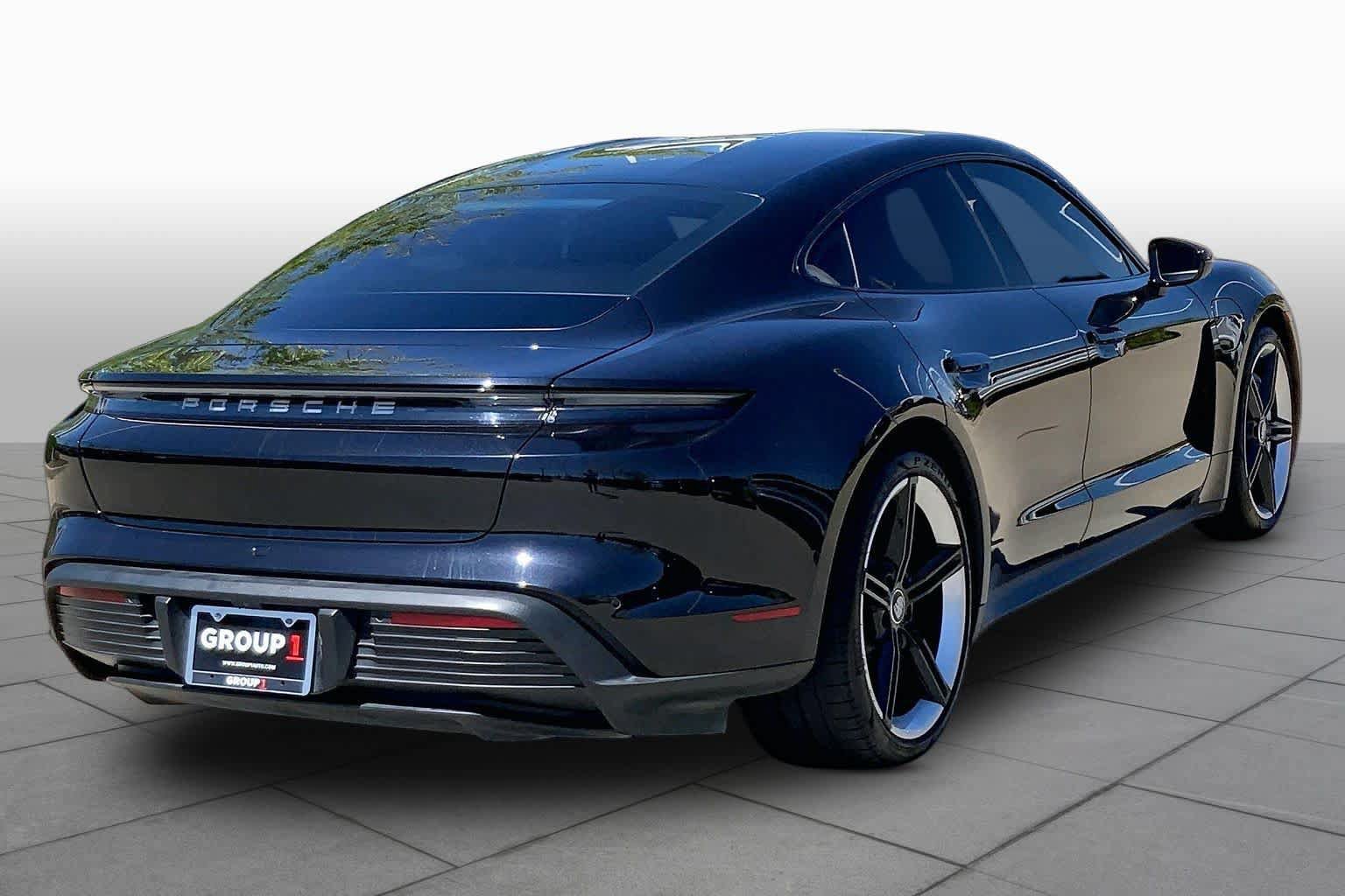 Used 2022 Porsche Taycan RWD image 11