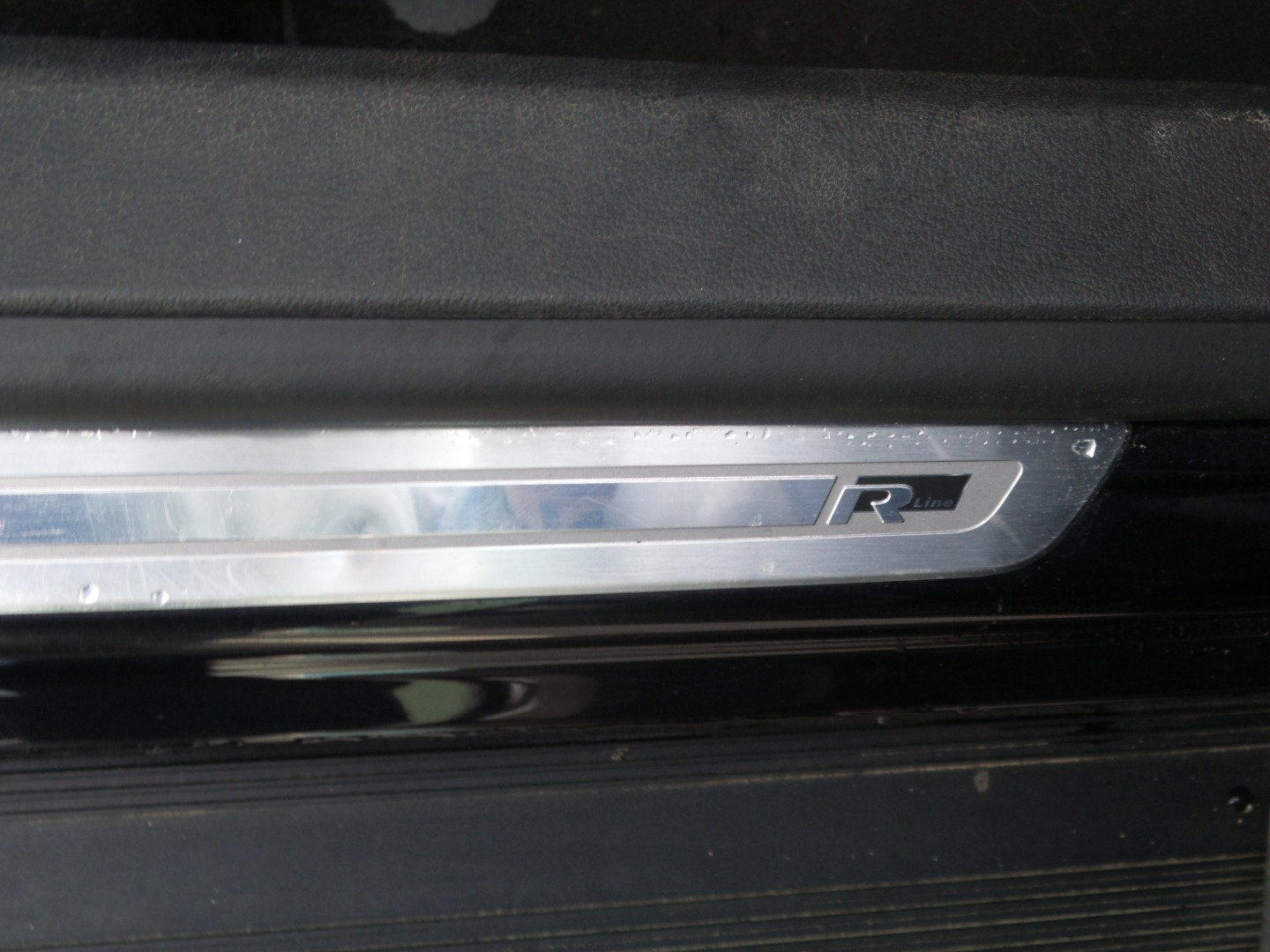 Used 2015 Volkswagen Tiguan R-Line FWD image 22