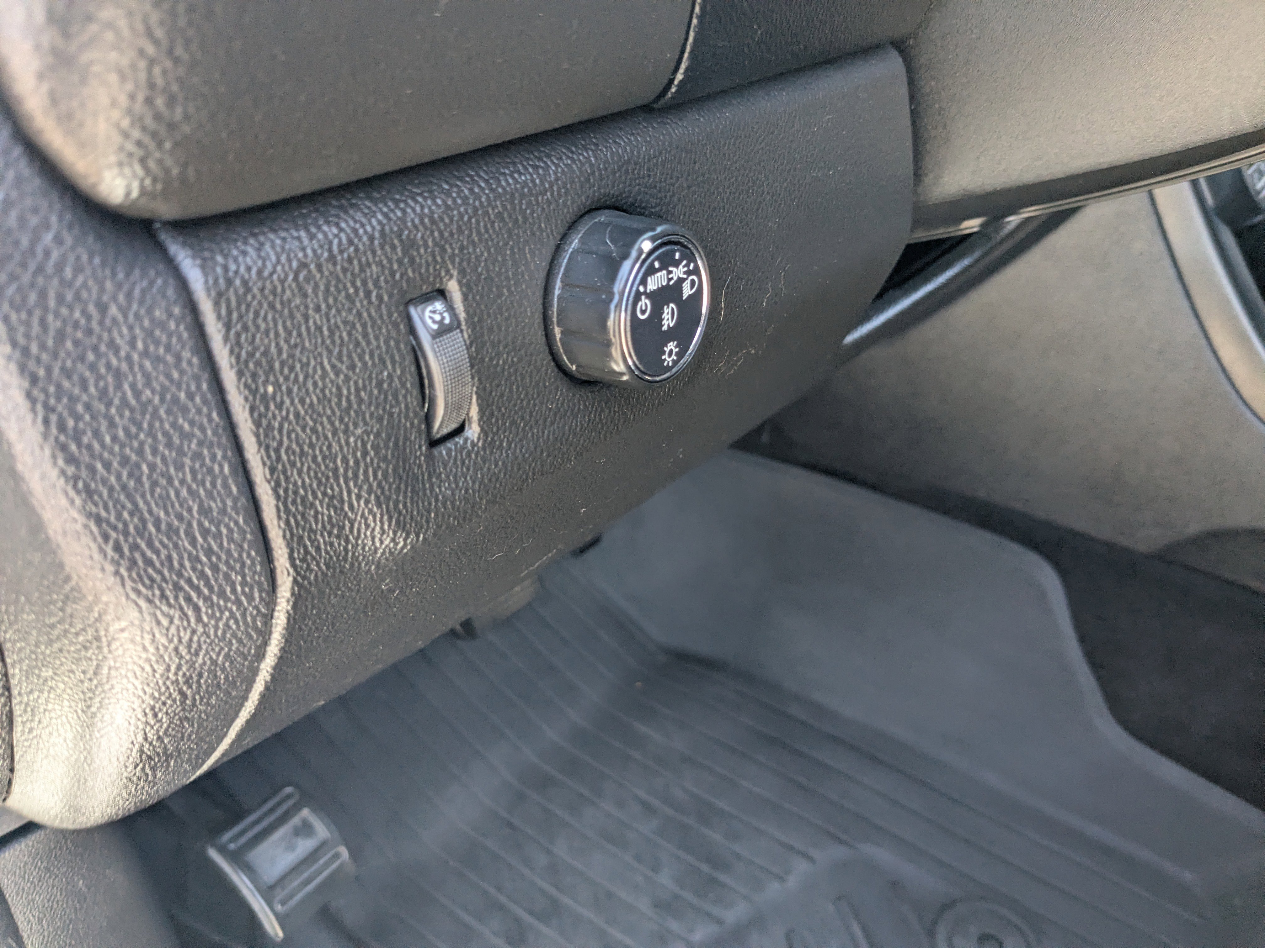 Used 2018 GMC Canyon Denali RWD image 23