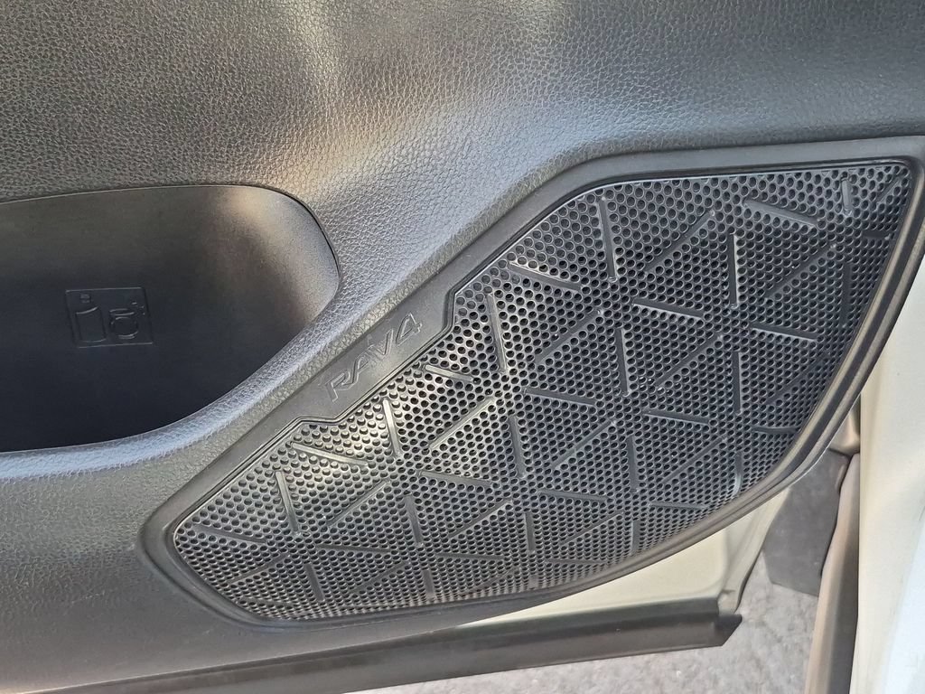 Used 2020 Toyota RAV4 XSE w/ Carpet Mat Package AWD/4WD image 12