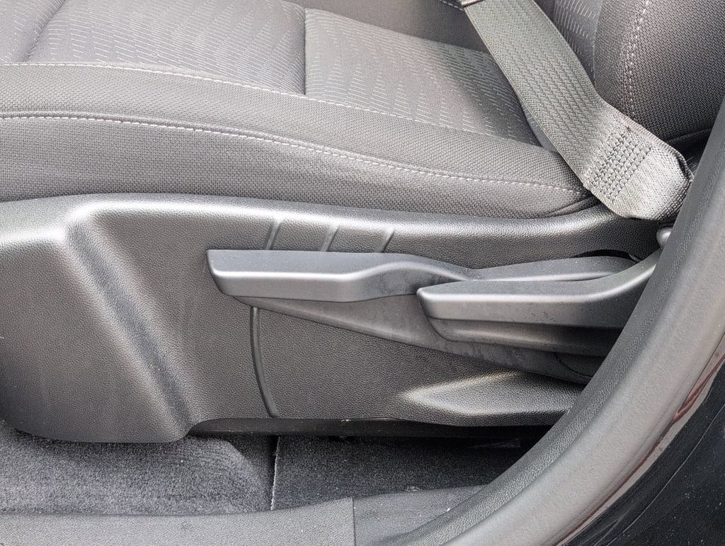 Used 2025 Chevrolet Equinox LT FWD image 15
