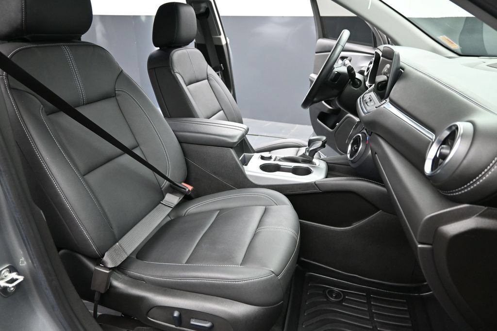 Used 2024 Chevrolet Blazer LT w/ Midnight/Sport Edition FWD image 26