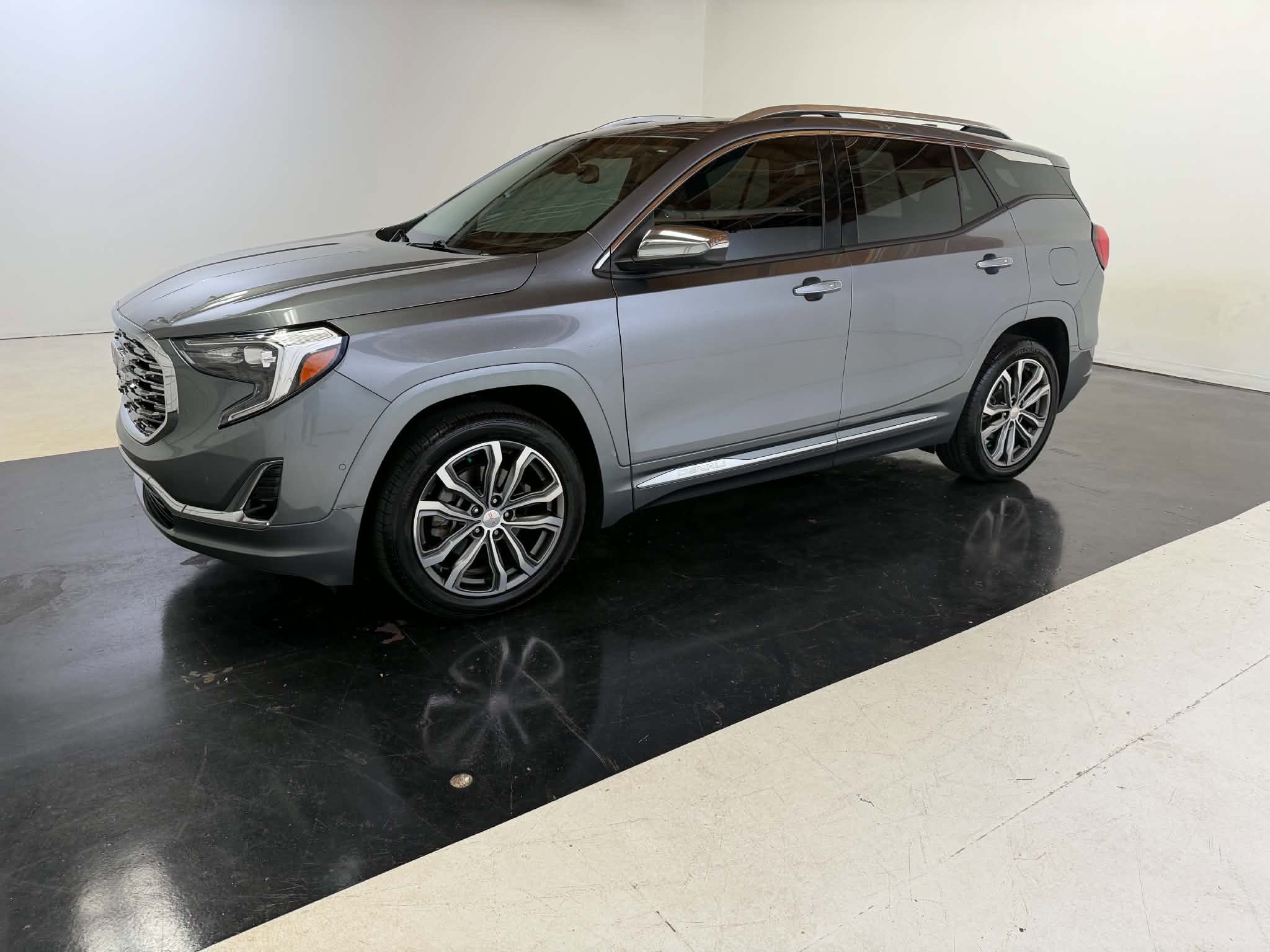 Used 2020 GMC Terrain Denali w/ Denali Premium Package FWD image 24