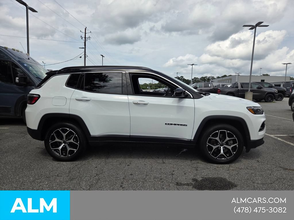 Used 2025 Jeep Compass Limited AWD/4WD image 14