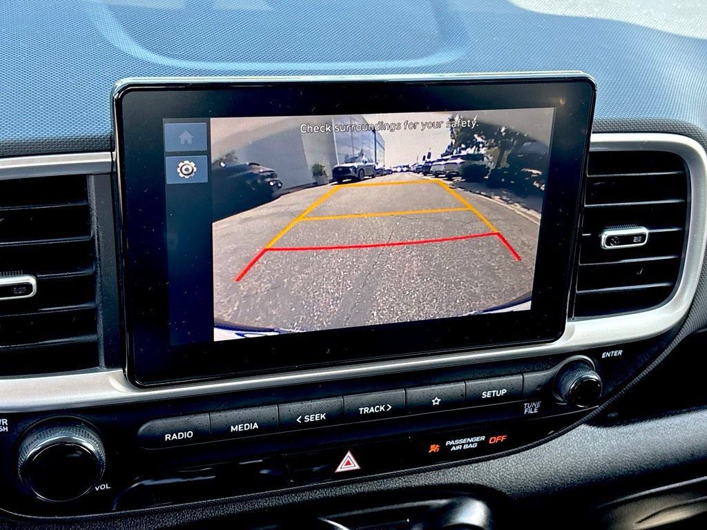 Used 2024 Hyundai Venue SEL FWD image 21