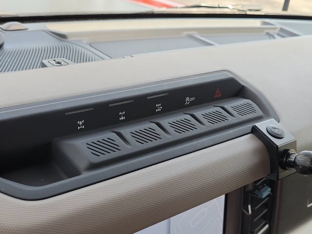 Used 2024 Ford Bronco Wildtrak AWD/4WD image 24