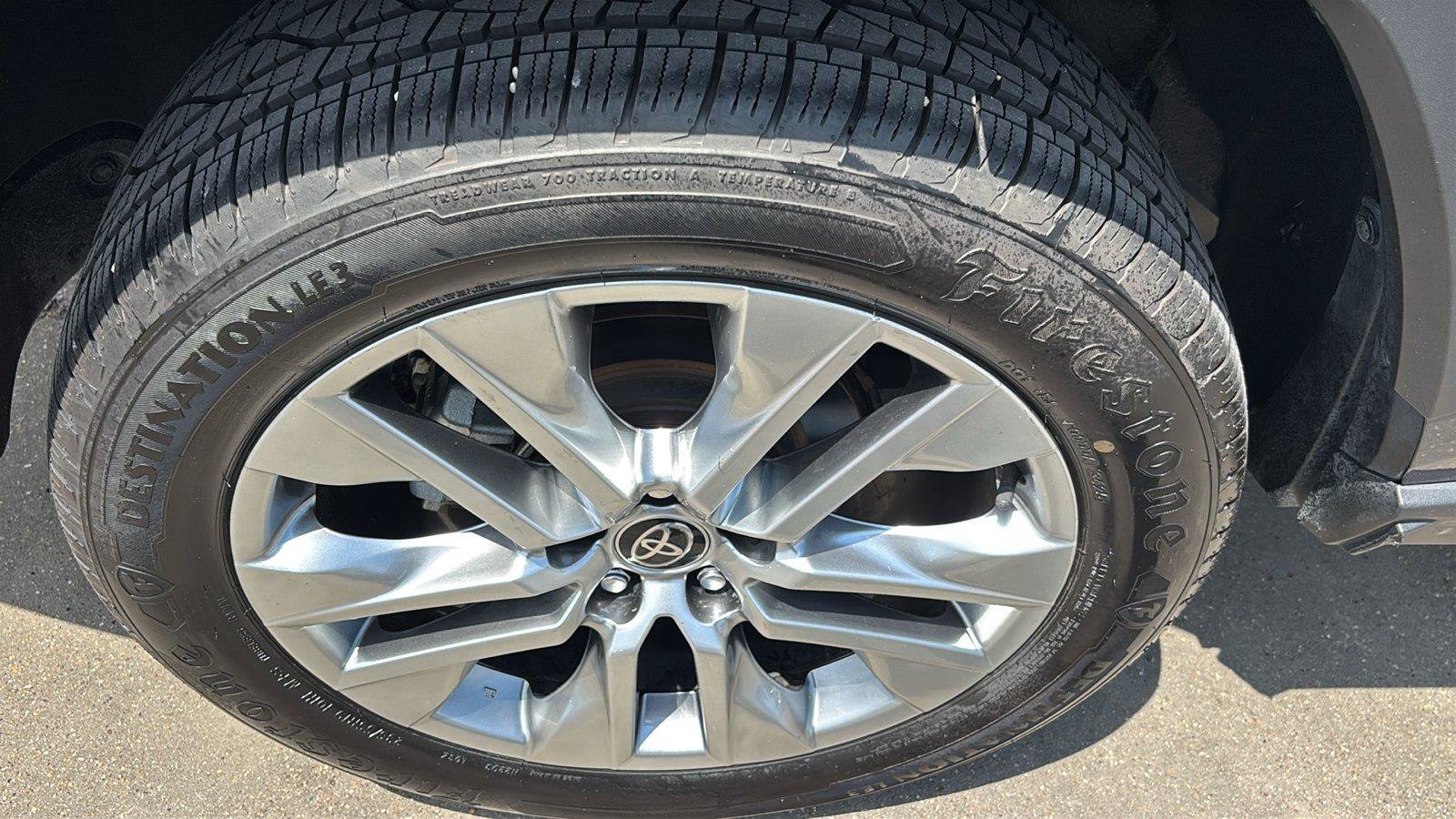 Used 2022 Toyota RAV4 XLE Premium FWD image 11