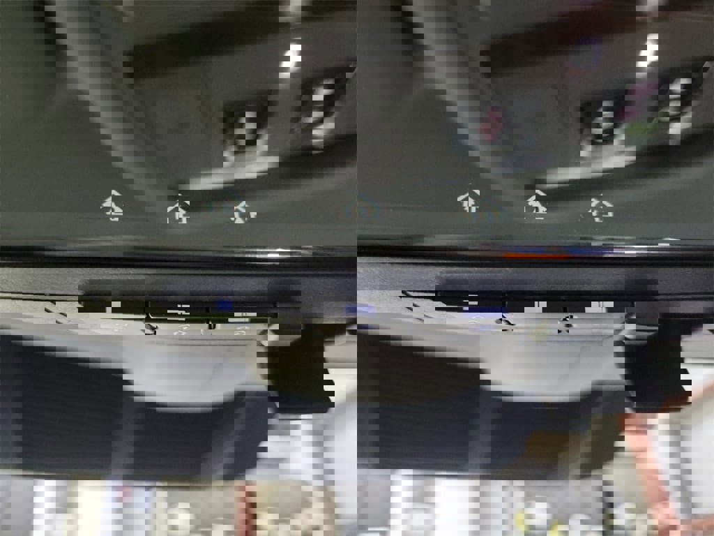 Certified 2024 Land Rover Defender 110 SE image 35