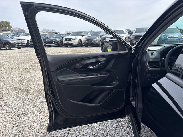 Used 2024 GMC Terrain AT4 image 15