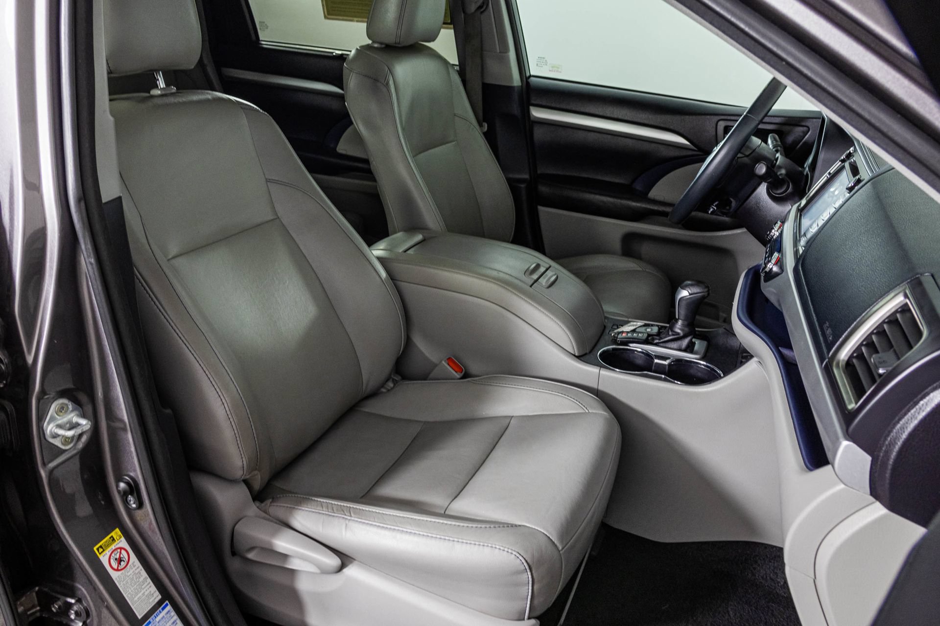 Used 2016 Toyota Highlander XLE AWD/4WD image 47