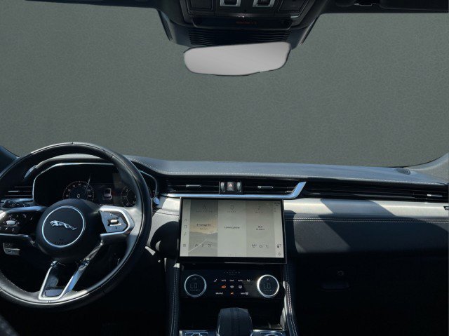 Used 2025 Jaguar F-PACE R-Dynamic S image 21