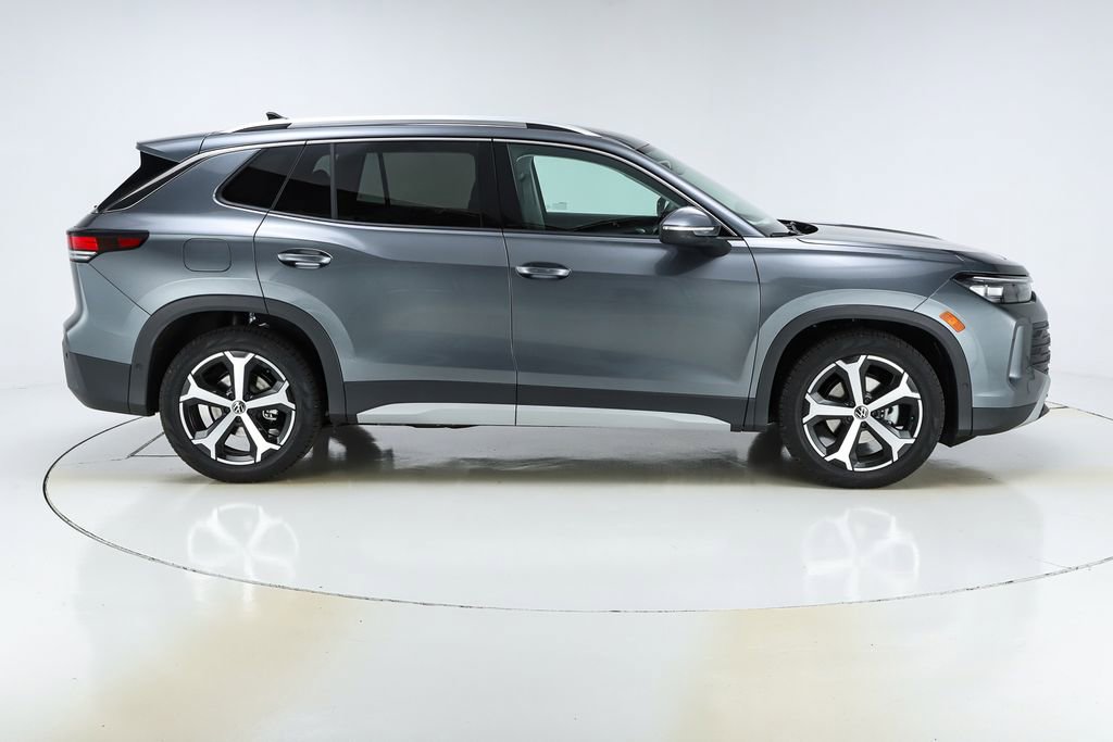 New 2026 Volkswagen Tiguan SE image 48