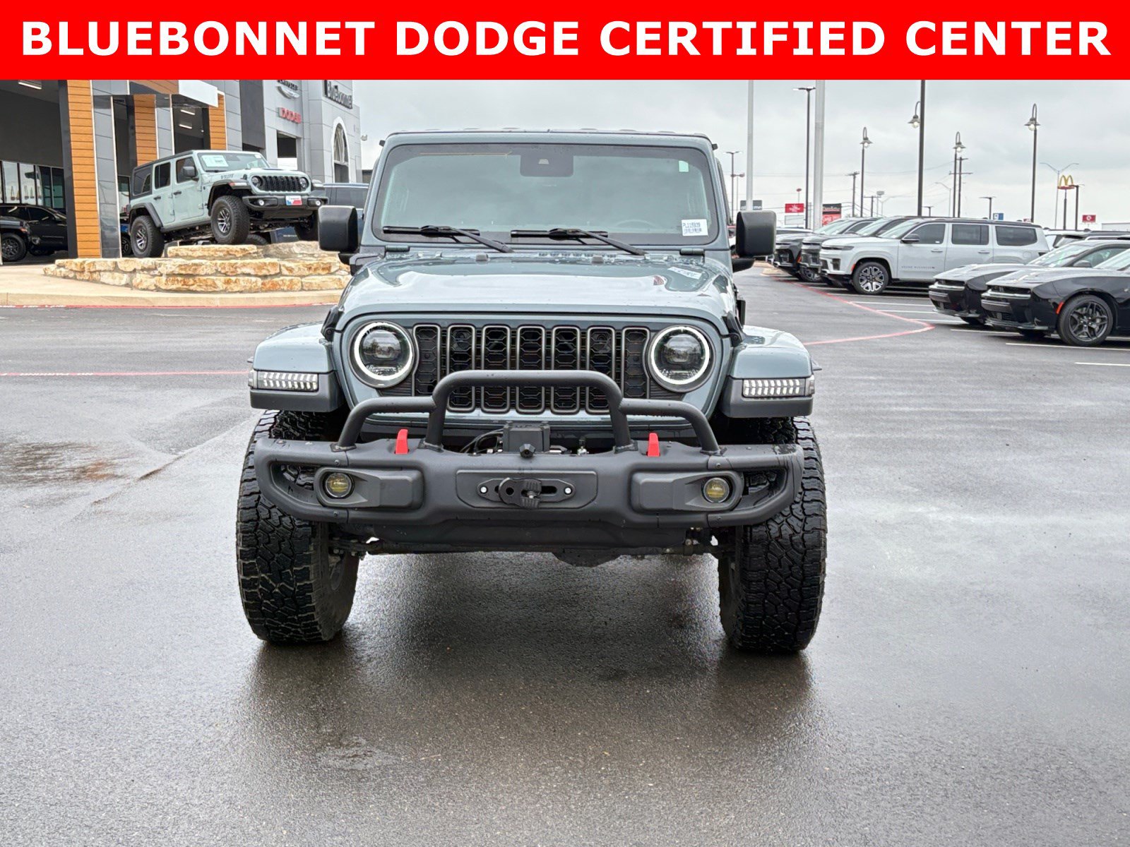 Used 2024 Jeep Gladiator Sport AWD/4WD image 2