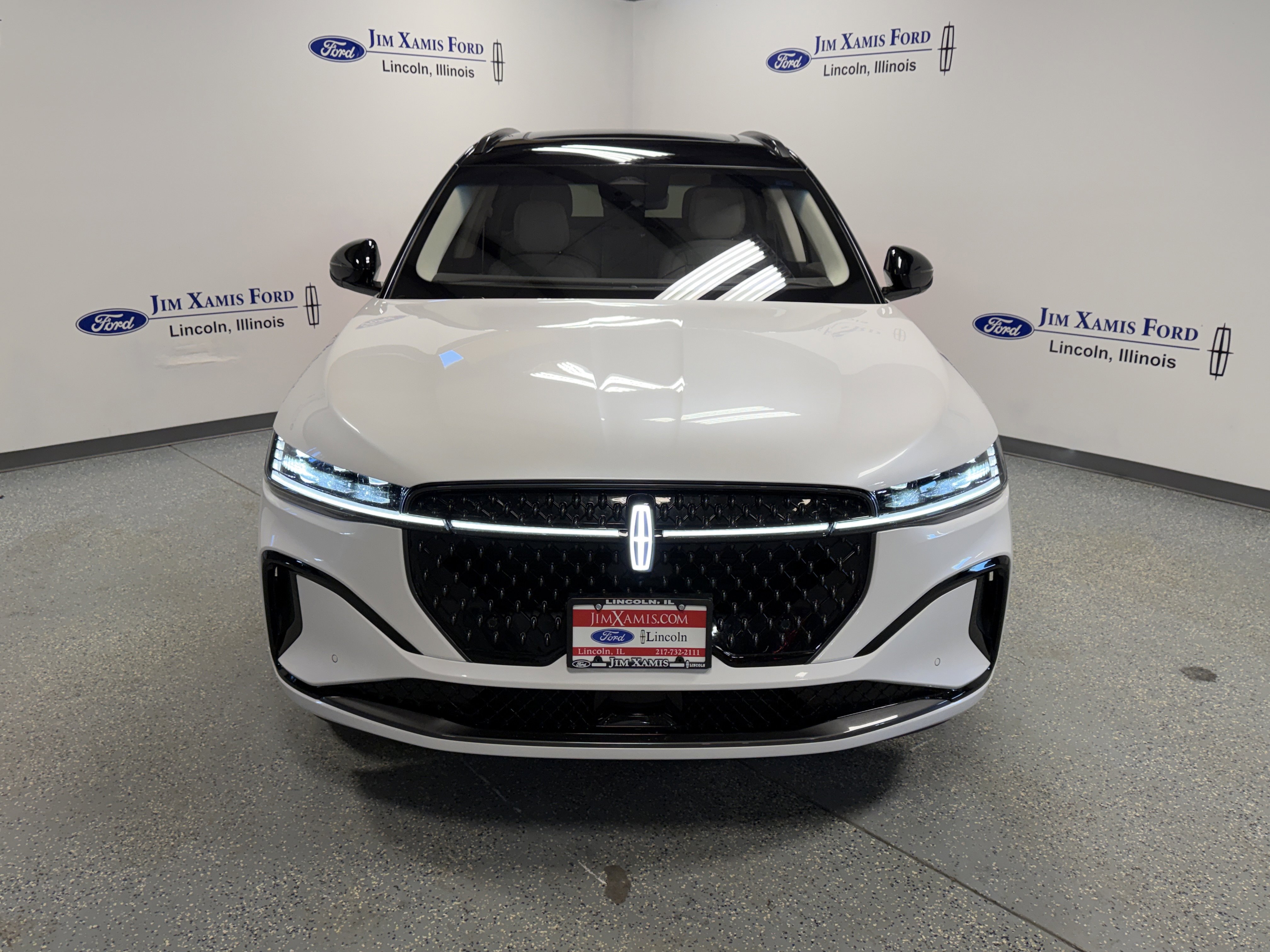 Used 2024 Lincoln Nautilus Black Label w/ Jet Appearance Package (87T) image 2