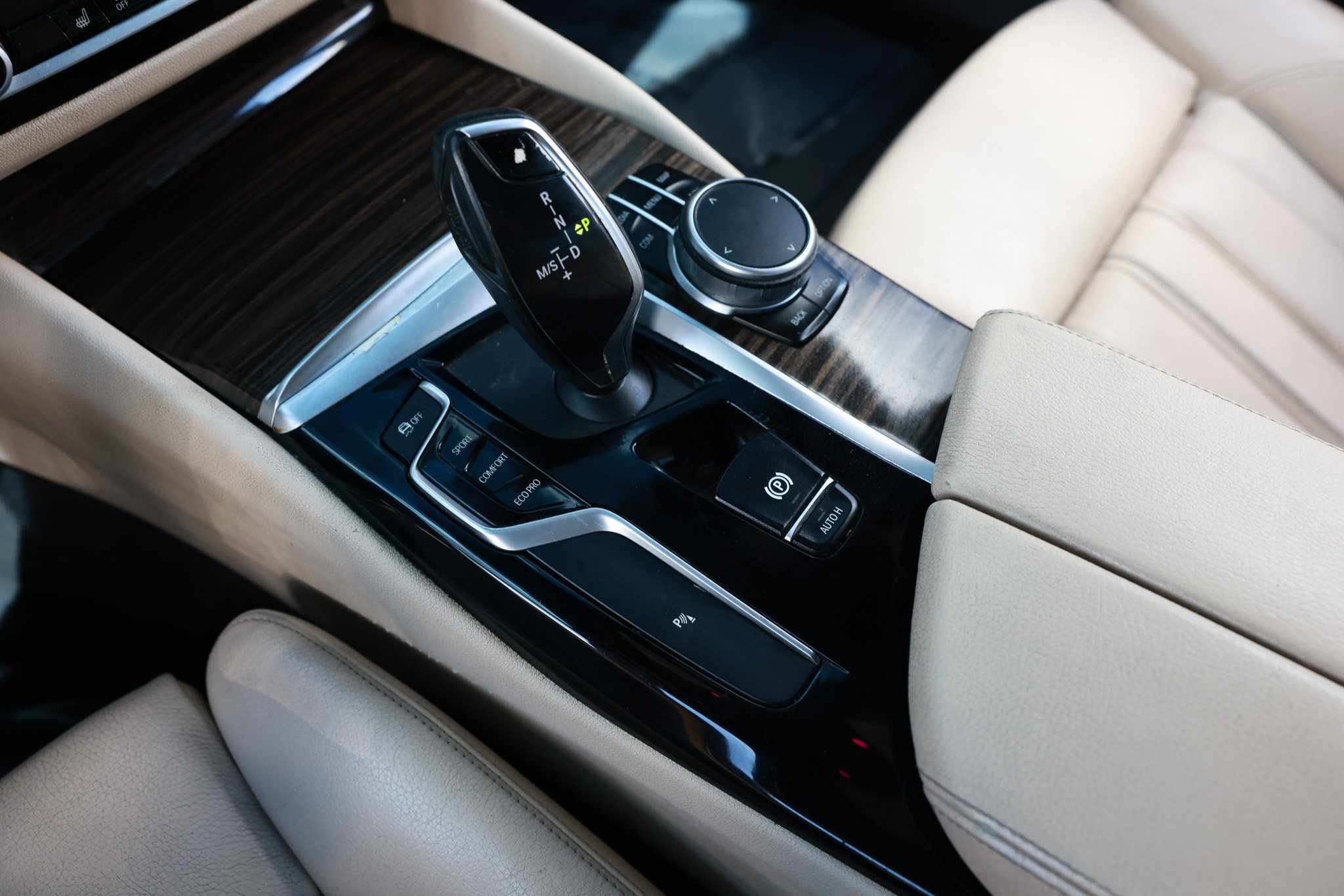 Used 2019 BMW 530i w/ Convenience Package RWD image 43