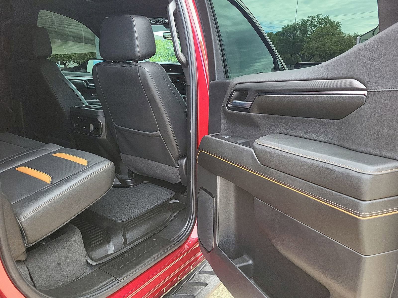 Certified 2024 GMC Sierra 1500 AT4 w/ Technology Package image 28