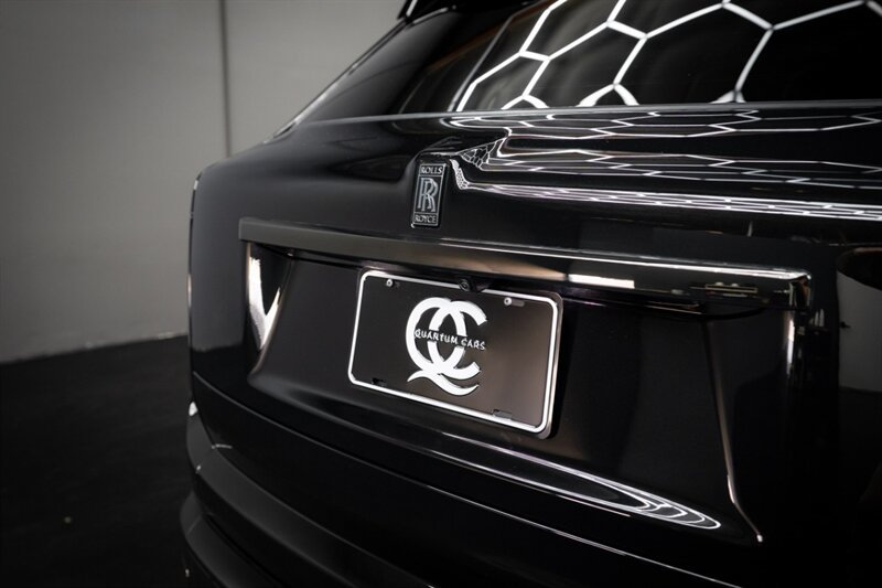 Used 2023 Rolls-Royce Cullinan Black Badge w/ Dark Exterior Package AWD/4WD image 17