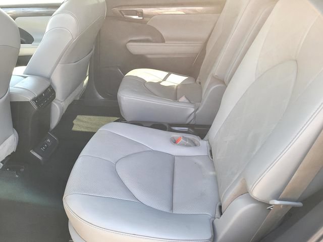 Used 2021 Toyota Highlander Platinum AWD/4WD image 14