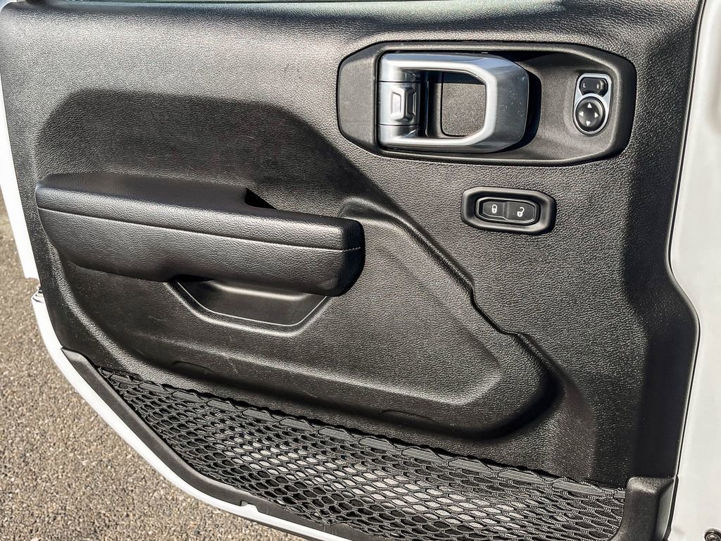 Used 2024 Jeep Wrangler Unlimited image 40