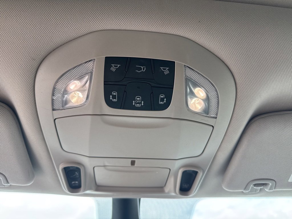 Used 2023 Chrysler Pacifica Limited image 19