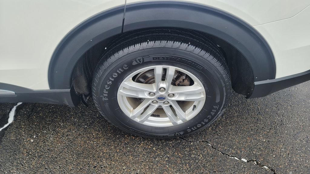 Used 2021 Ford Explorer XLT w/ Equipment Group 202A image 8