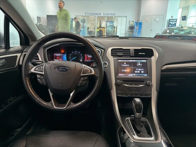 Used 2015 Ford Fusion SE w/ Equipment Group 202A image 23