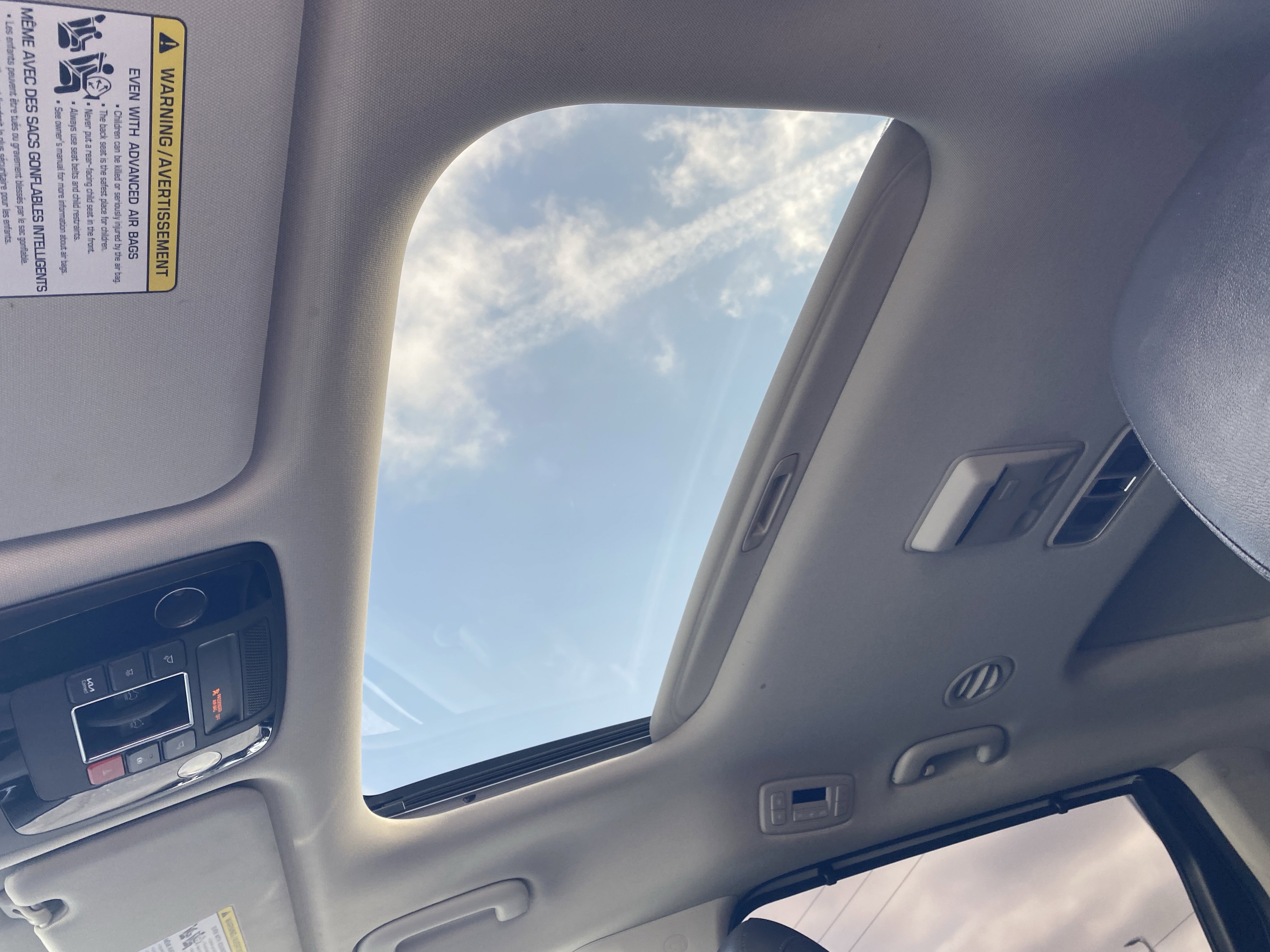 Used 2024 Kia Carnival SX Prestige image 19