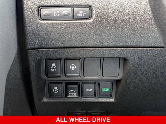 Certified 2022 Nissan Rogue Sport SL AWD/4WD image 20