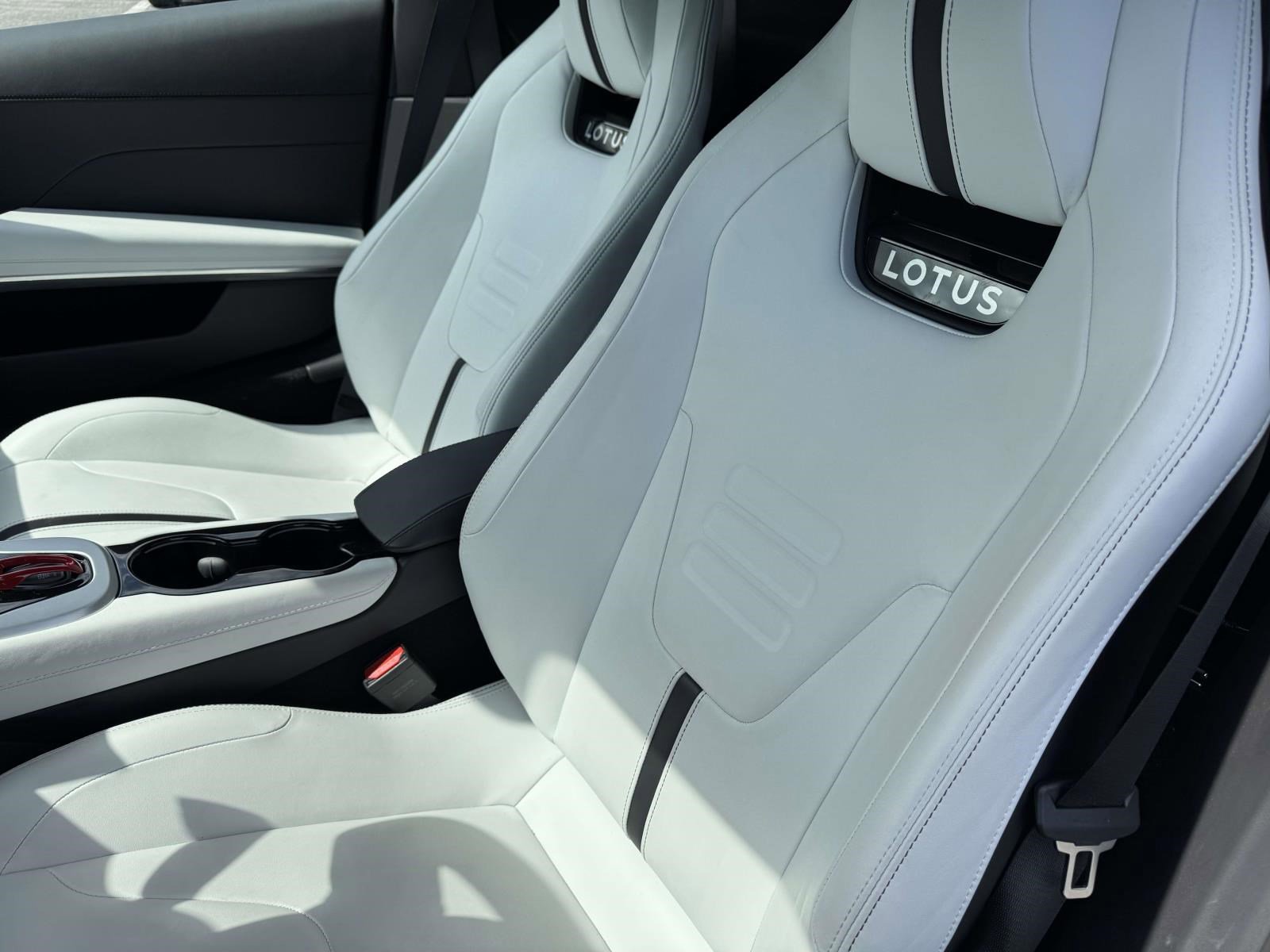 Used 2024 Lotus Emira First Edition image 19