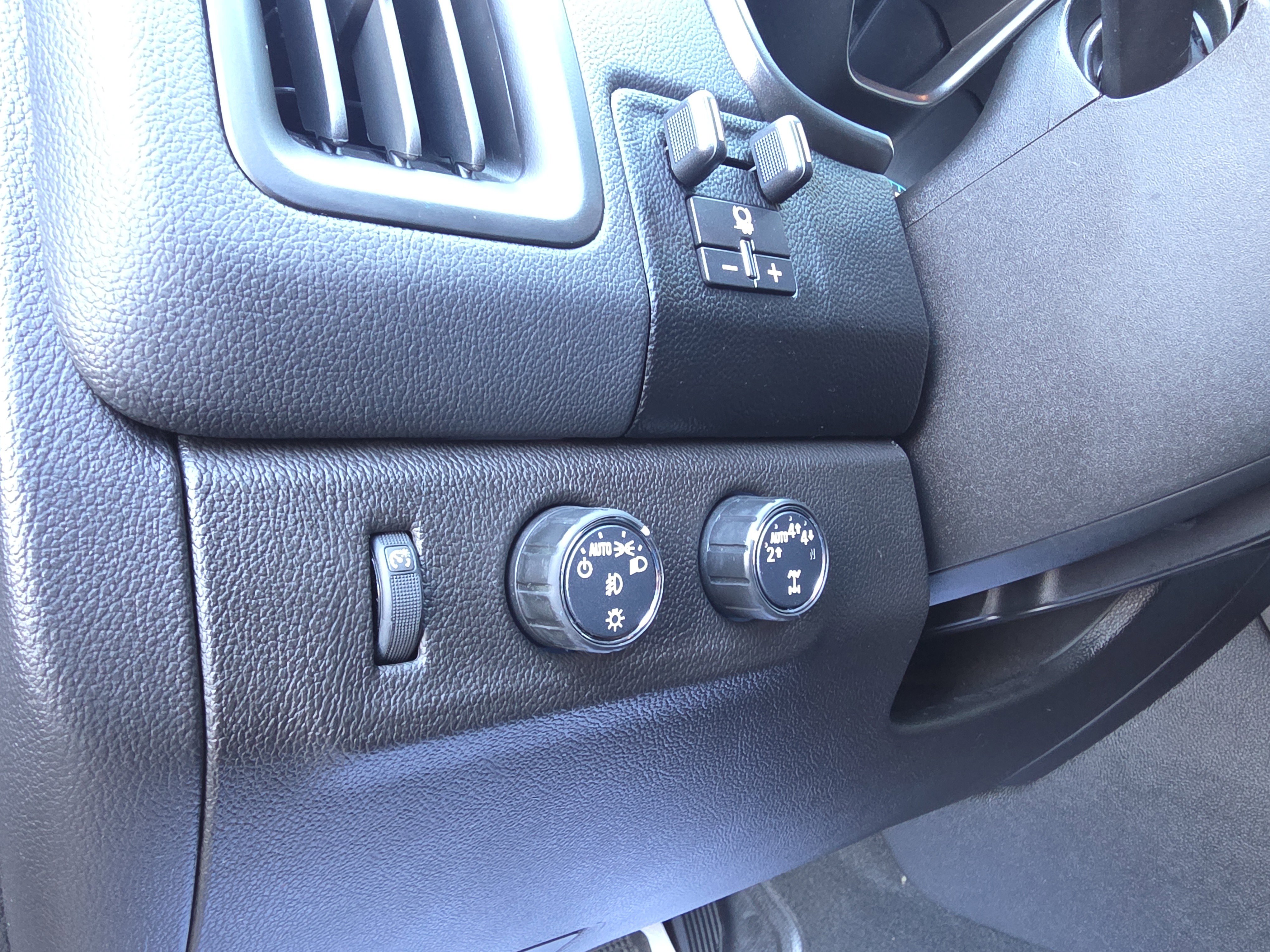 Used 2022 Chevrolet Colorado LT w/ LT Convenience Package image 15