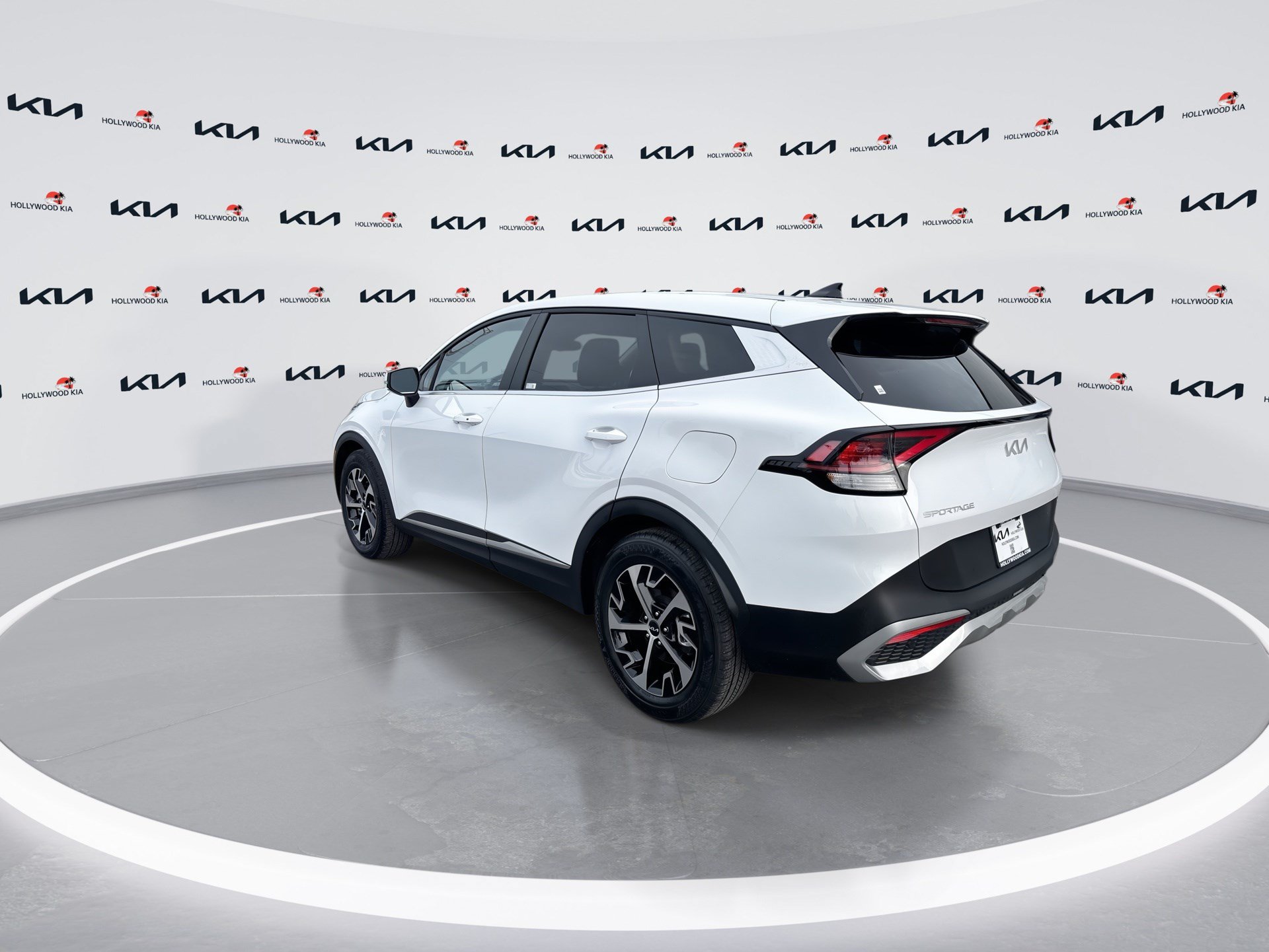 Used 2024 Kia Sportage EX FWD image 6