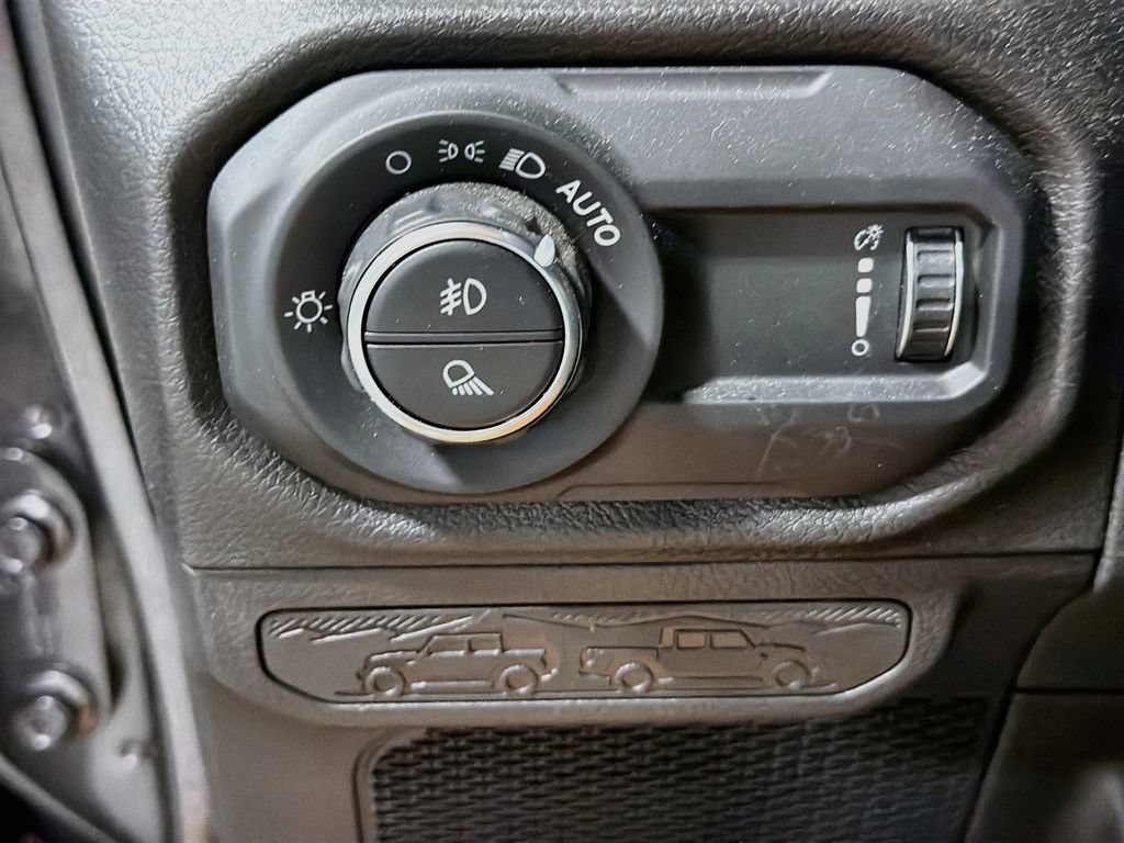 Used 2024 Jeep Gladiator Sport AWD/4WD image 22