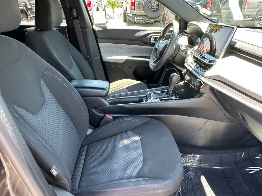 Used 2023 Jeep Compass Sport AWD/4WD image 16