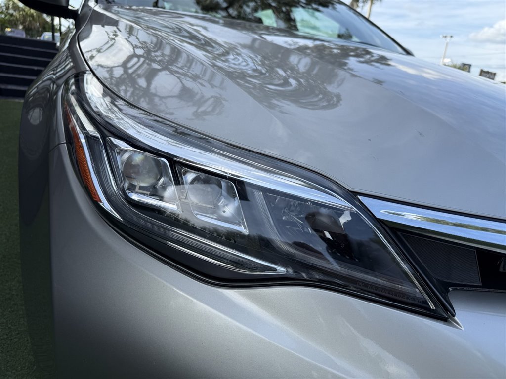 Used 2016 Toyota Avalon Touring FWD image 9