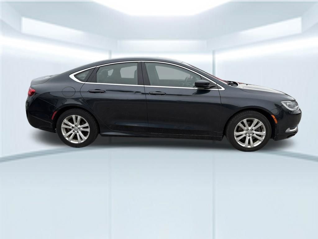 Used 2017 Chrysler 200 Limited Platinum FWD image 10
