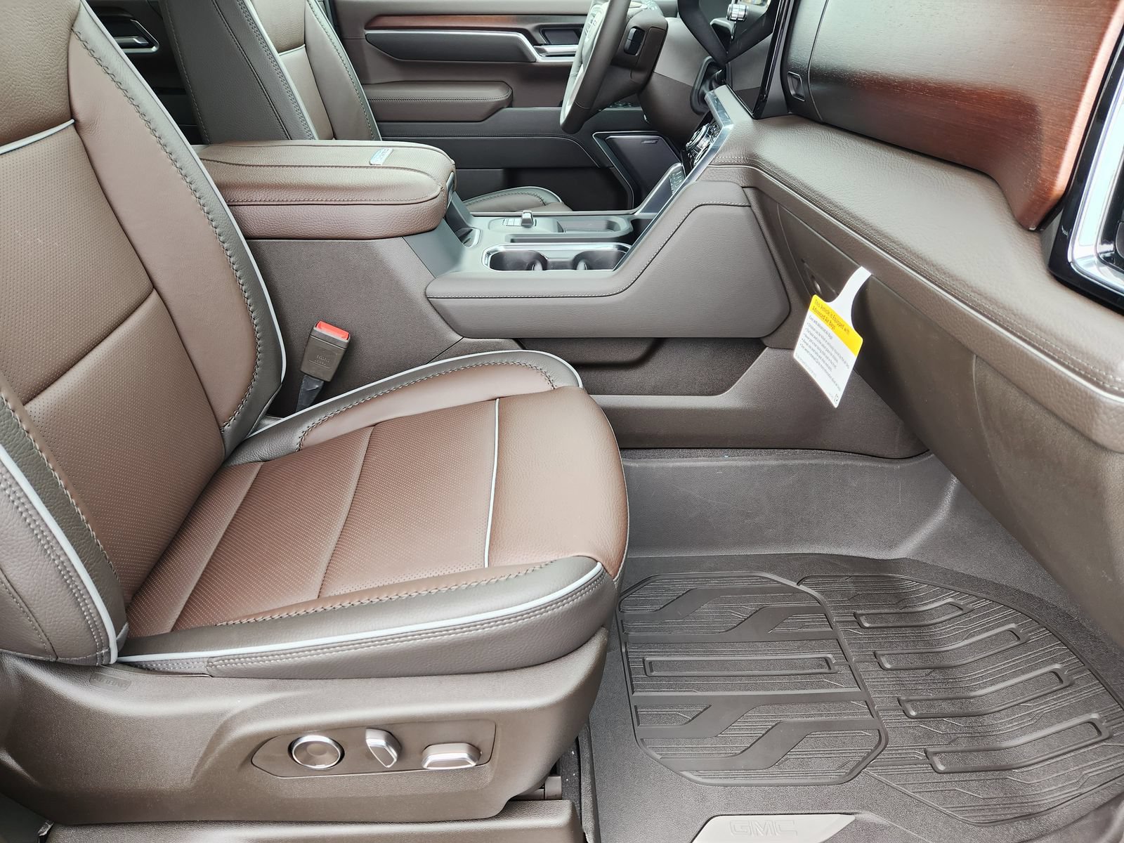New 2026 GMC Sierra 2500 Denali w/ Denali Reserve Package AWD/4WD image 17