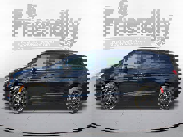 New 2026 Chrysler Pacifica Limited w/ S Appearance Package image 2