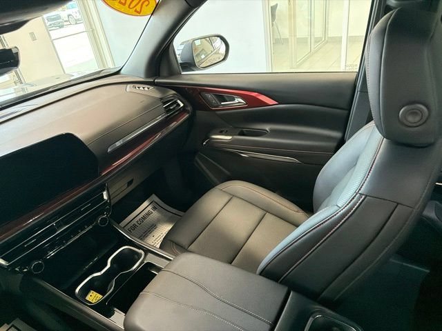 Used 2026 Chevrolet Traverse Z71 AWD/4WD image 30