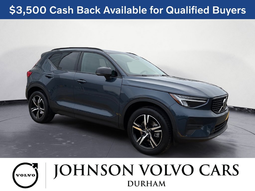 New 2026 Volvo XC40 B5 Core w/ Climate Package