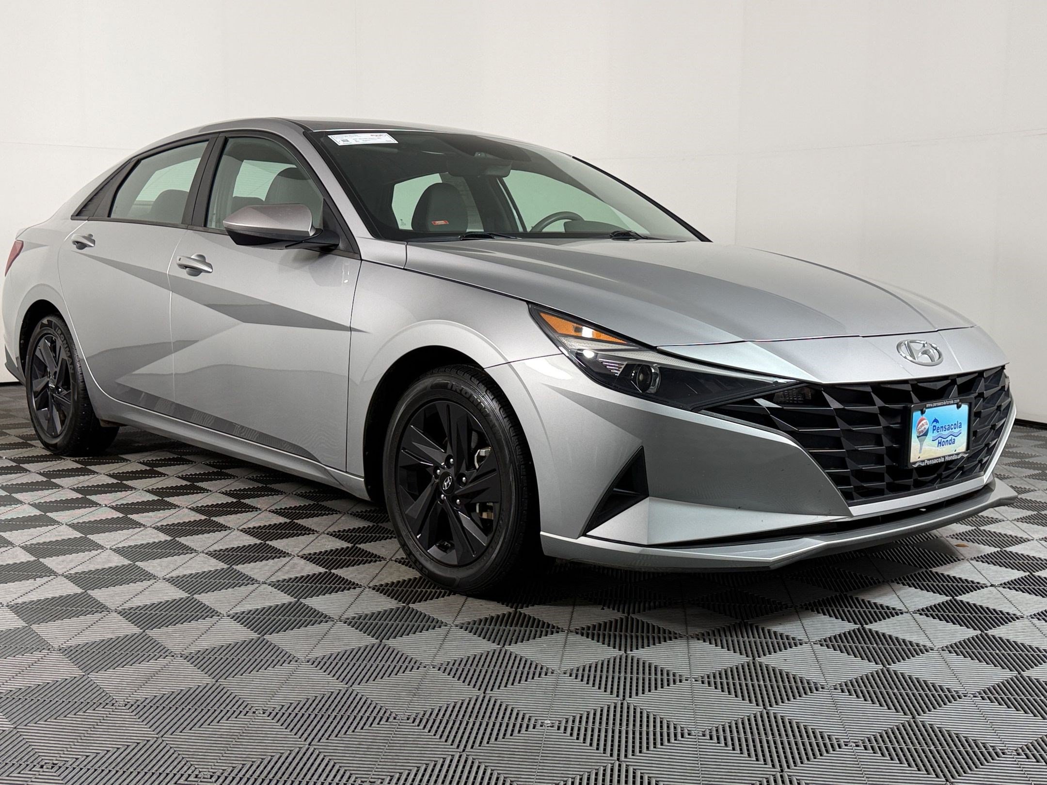 Used 2021 Hyundai Elantra SEL FWD image 25