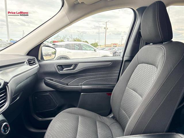 Used 2025 Ford Escape Active AWD/4WD image 15