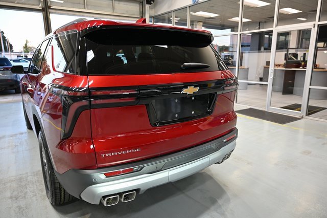 New 2026 Chevrolet Traverse LT w/ LPO, Floor Liner Package image 6