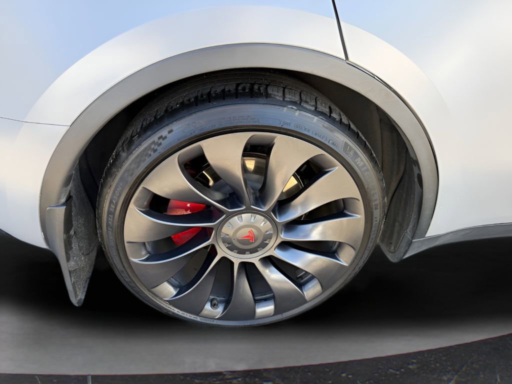 Used 2023 Tesla Model Y Performance AWD/4WD image 14