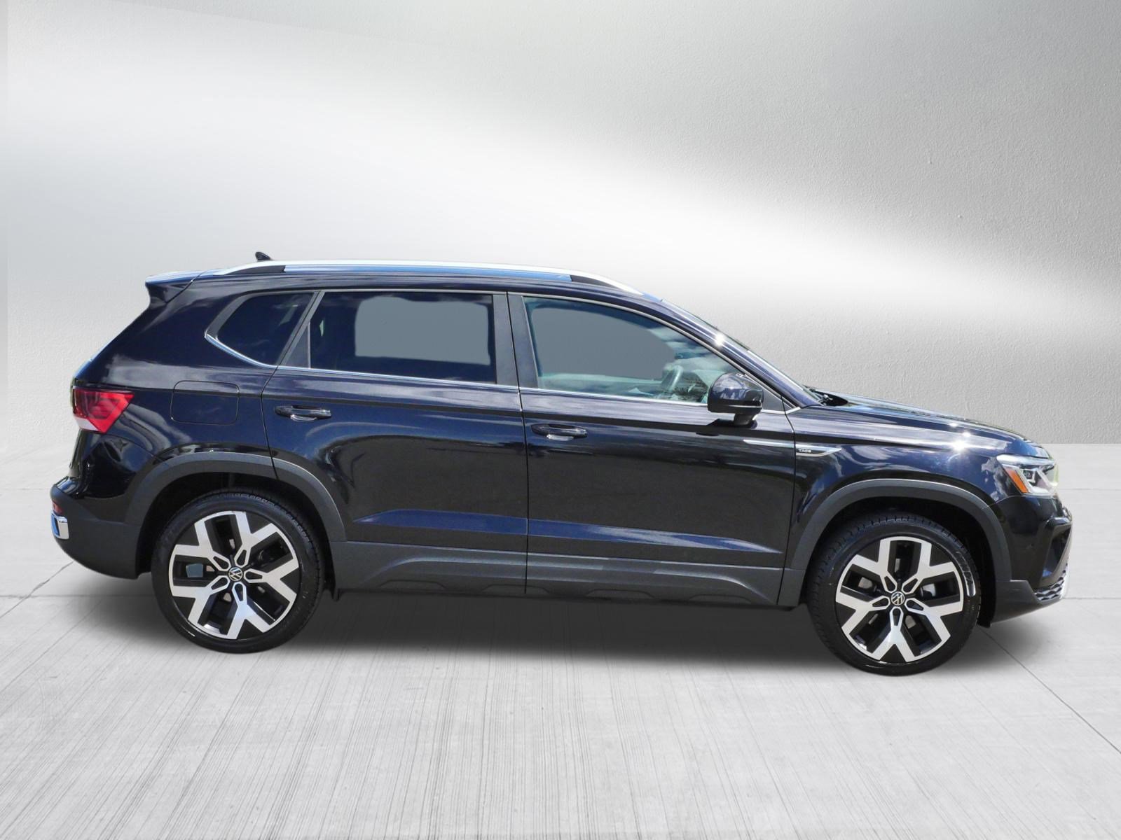 Used 2023 Volkswagen Taos SEL AWD/4WD image 8