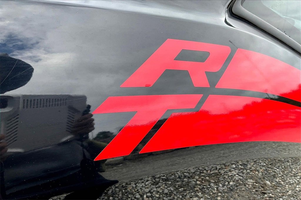 Used 2013 Dodge Challenger R/T image 8