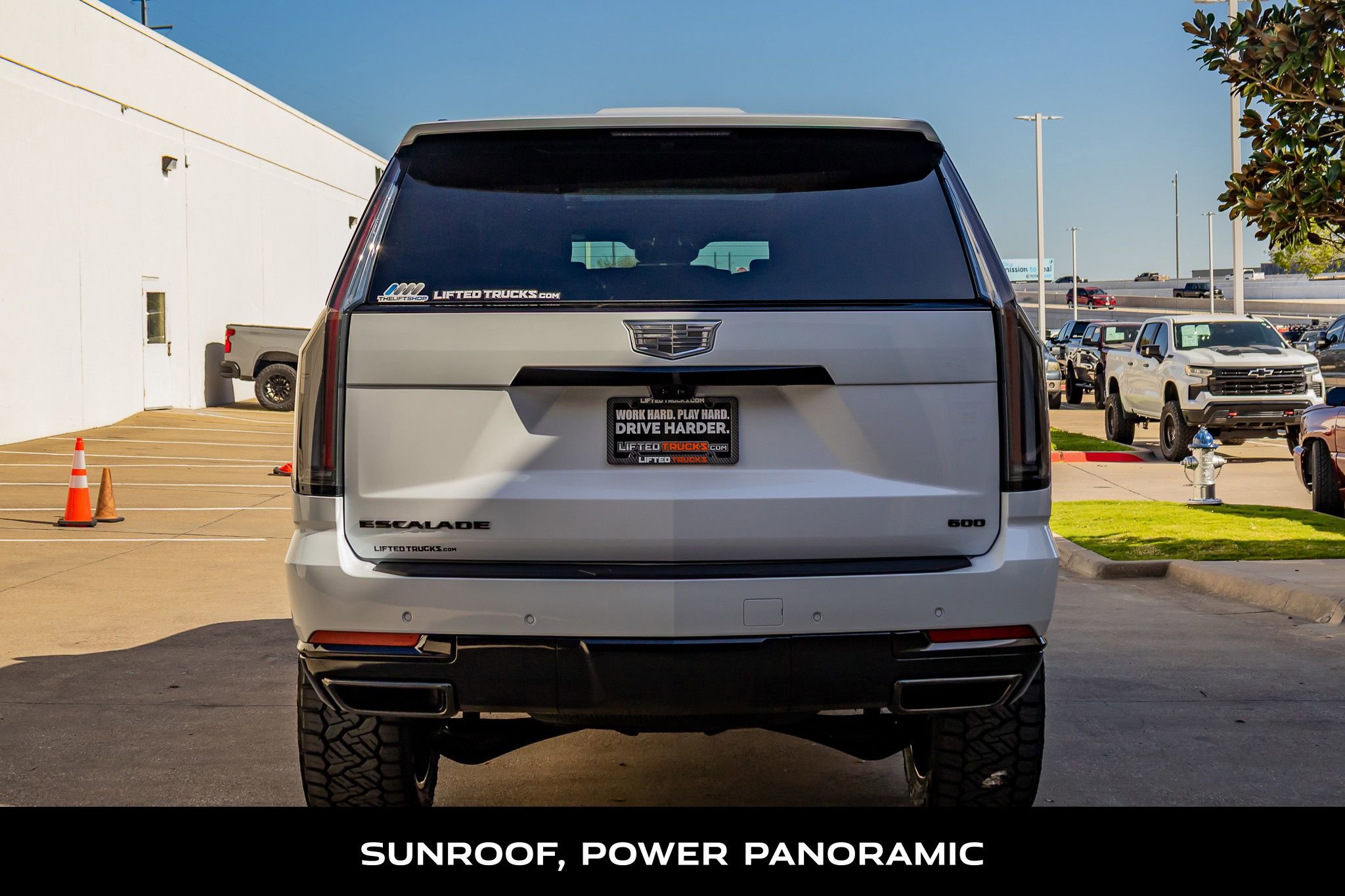 Used 2026 Cadillac Escalade Platinum Sport w/ LPO, ONYX Package image 8