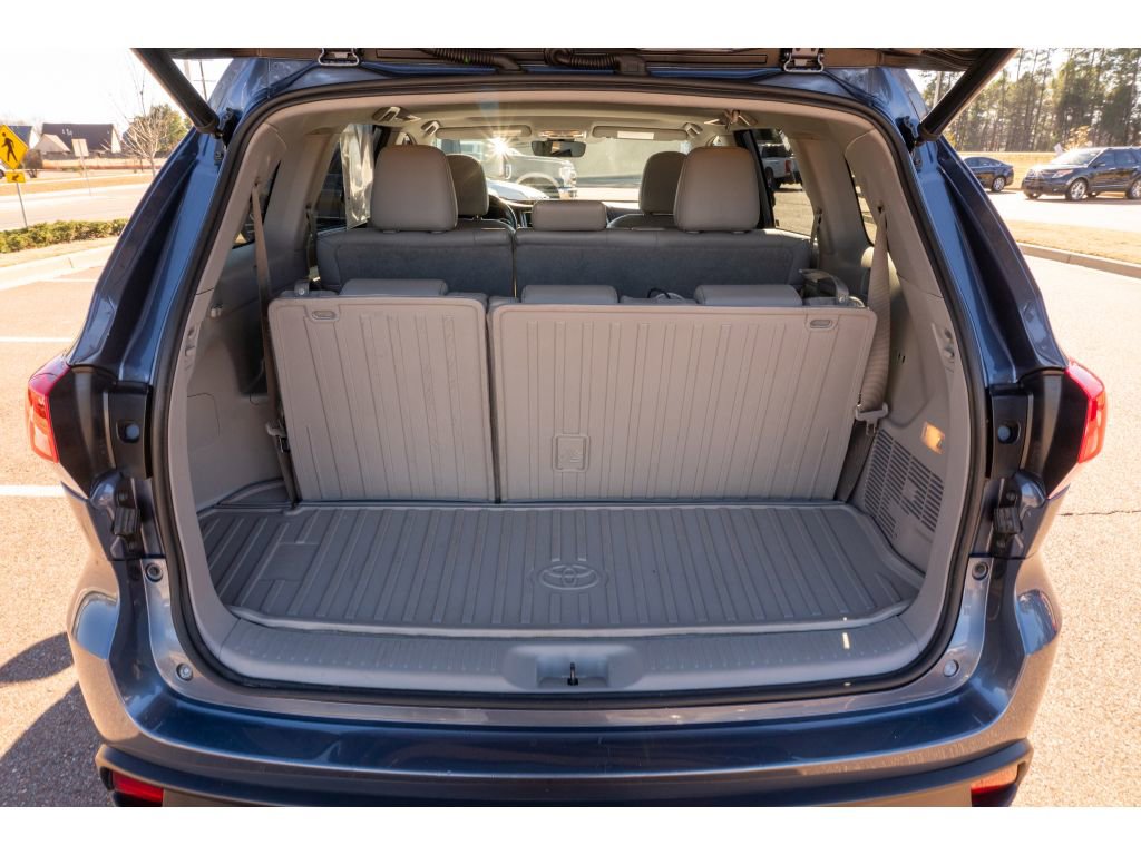 Used 2019 Toyota Highlander XLE image 16