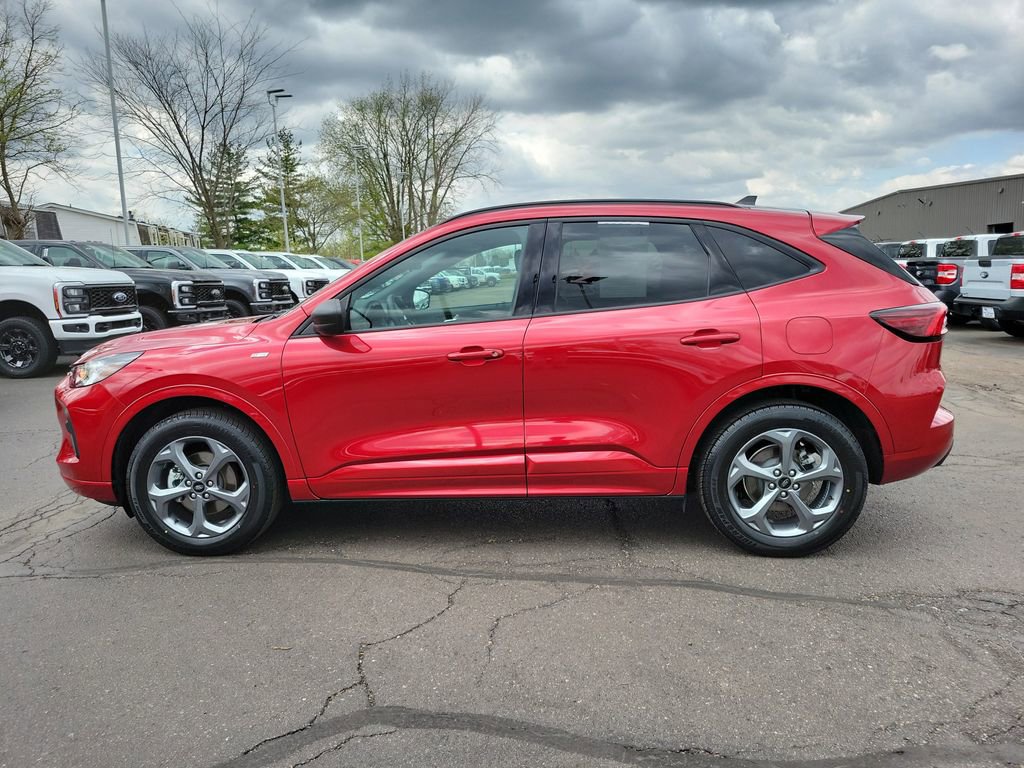 Certified 2023 Ford Escape ST-Line w/ Tech Pack #1 AWD/4WD image 7