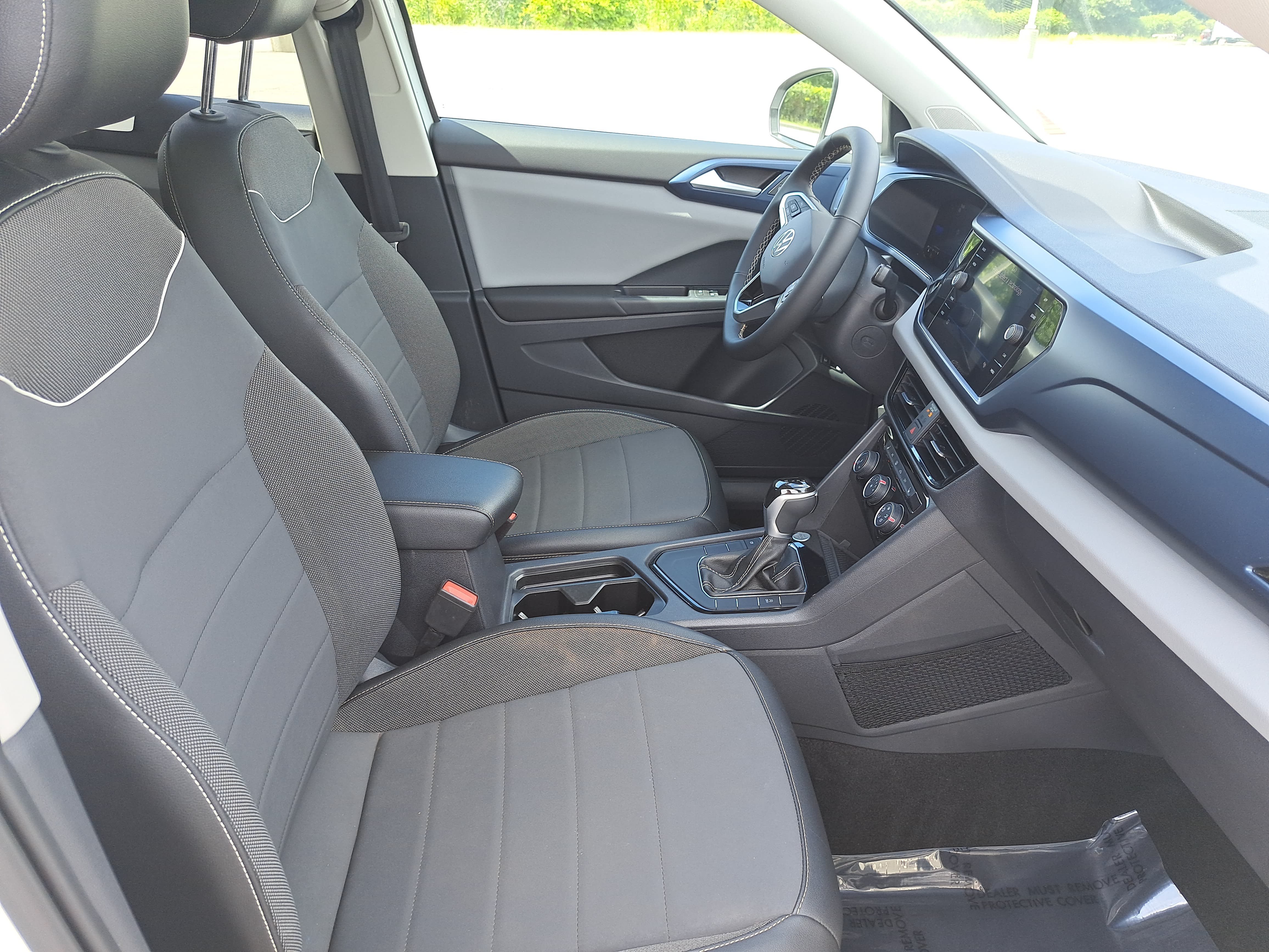 Certified 2023 Volkswagen Taos SE w/ Panoramic Sunroof Package FWD image 10